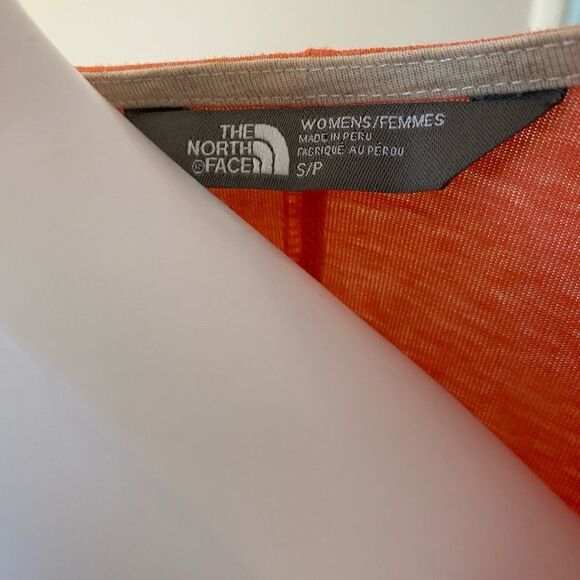 The North Face Short Sleeve Aurora Top Womens Small Petite Orange AB1206 - Picture 4 of 8